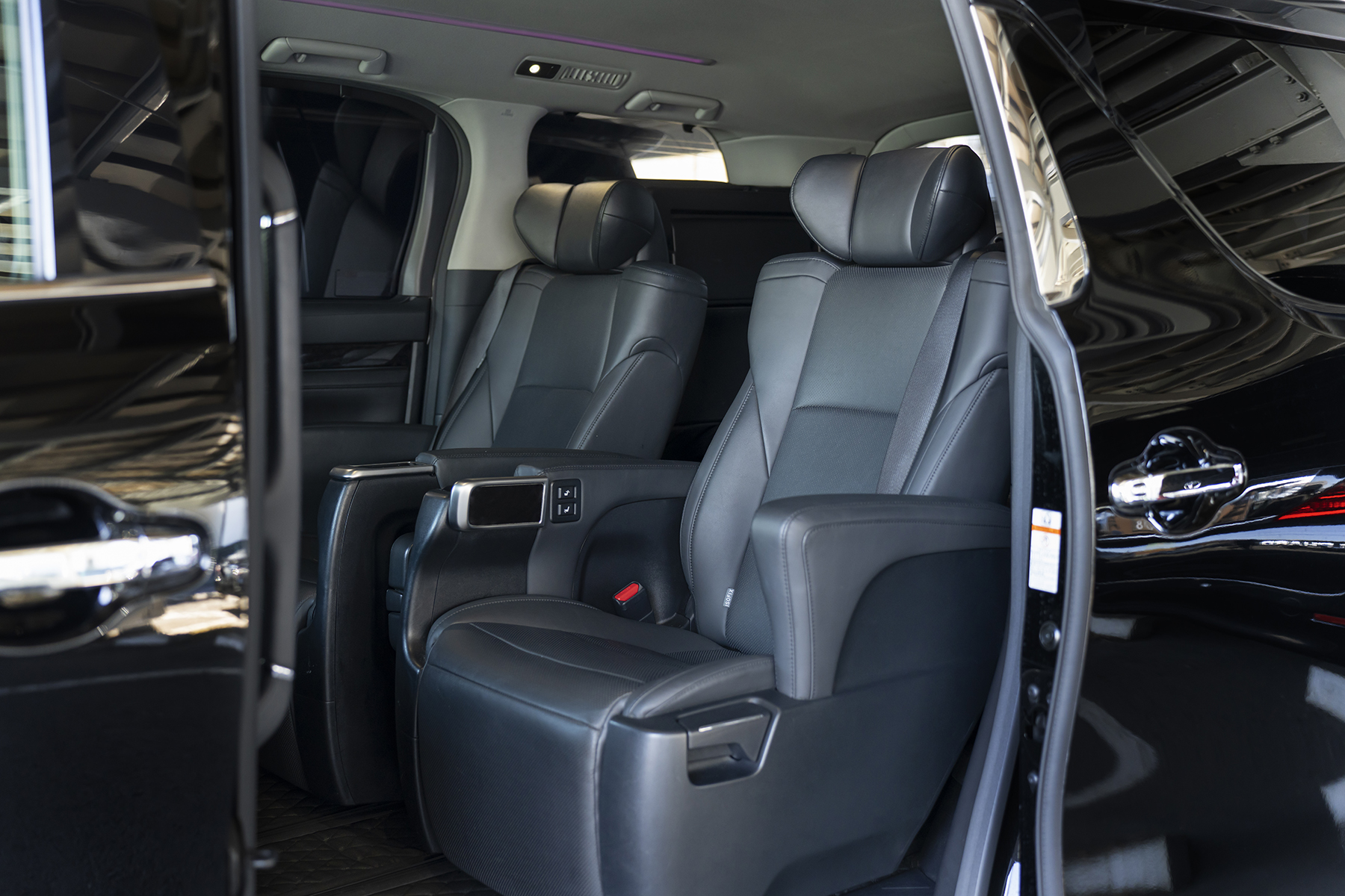 Alphard passenger access and side door