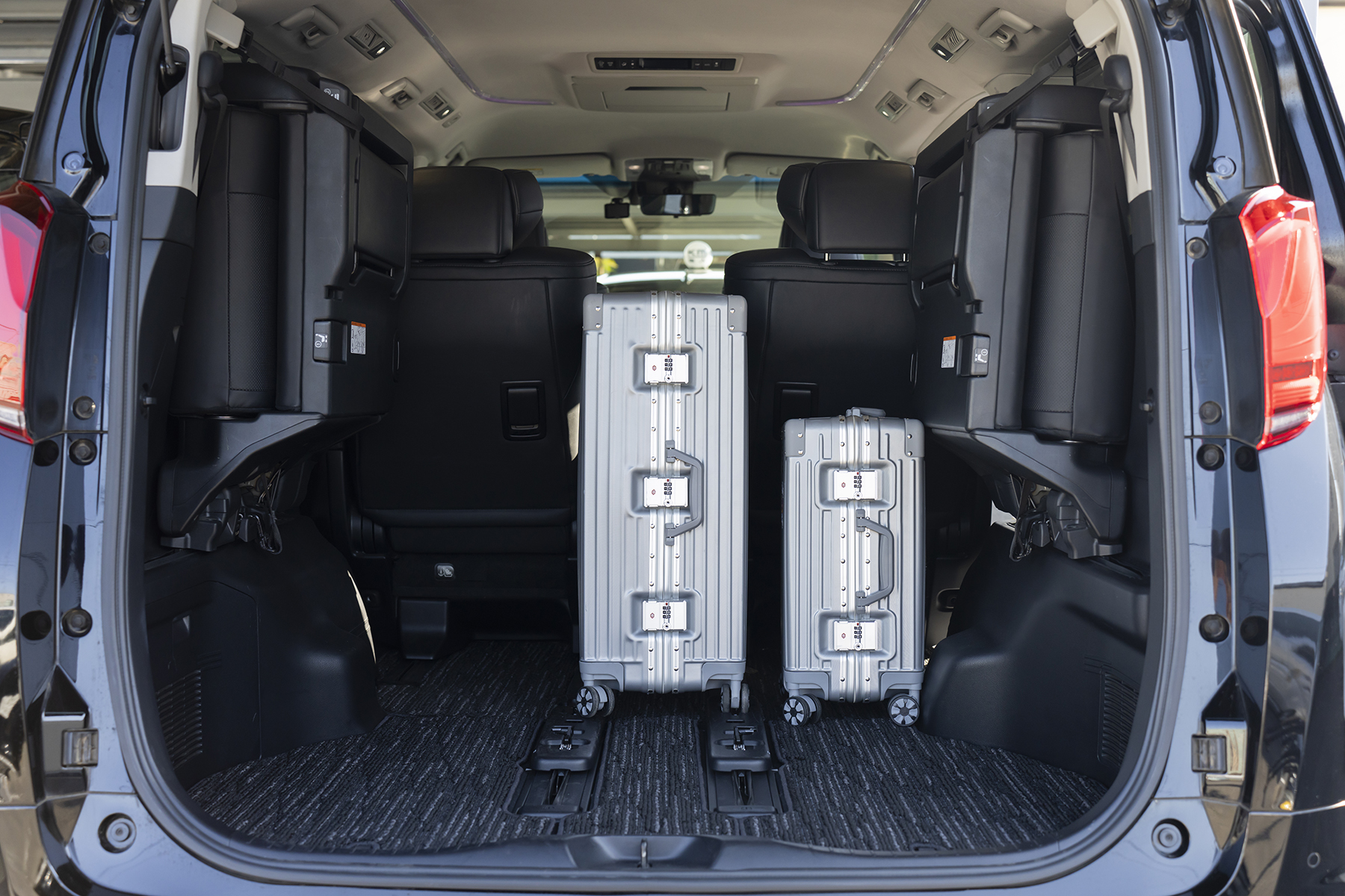 Alphard luggage space