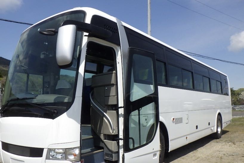 45 seat bus boarding entrance