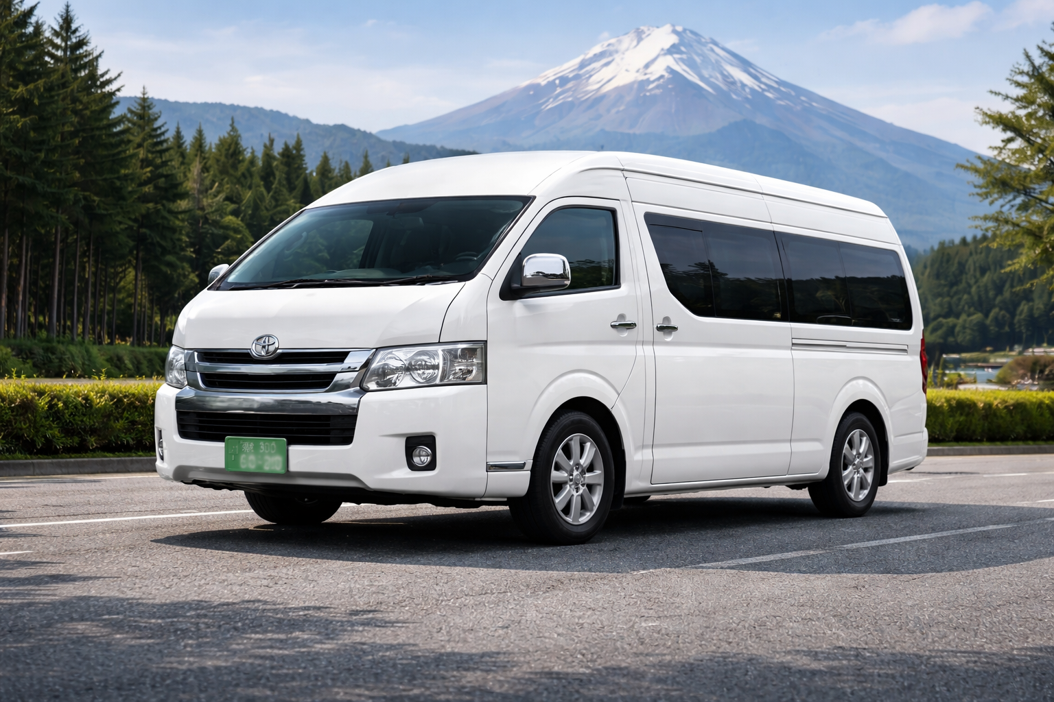 Toyota Hiace 9 seater private transfer van in Japan
